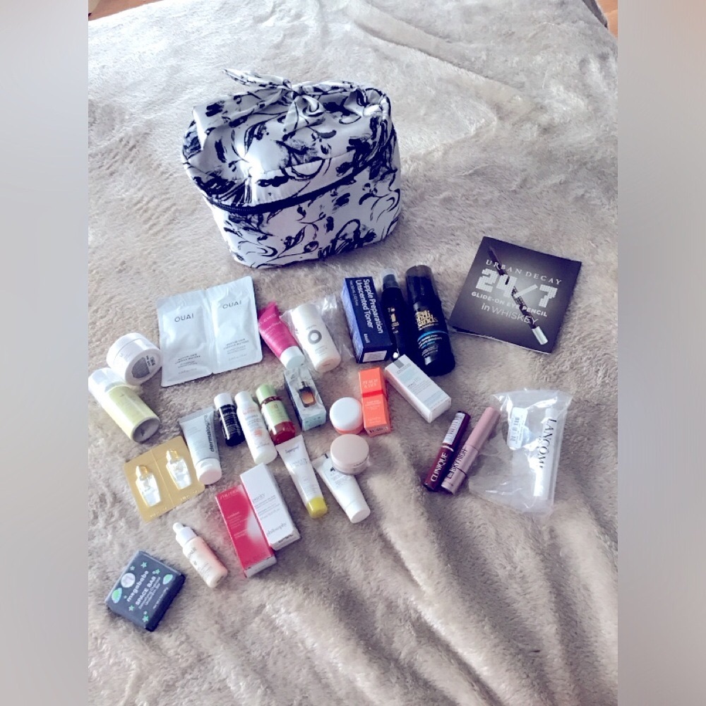 High End Bundle 30 travel deluxe Set Skincare for face and body + Makeup Bag